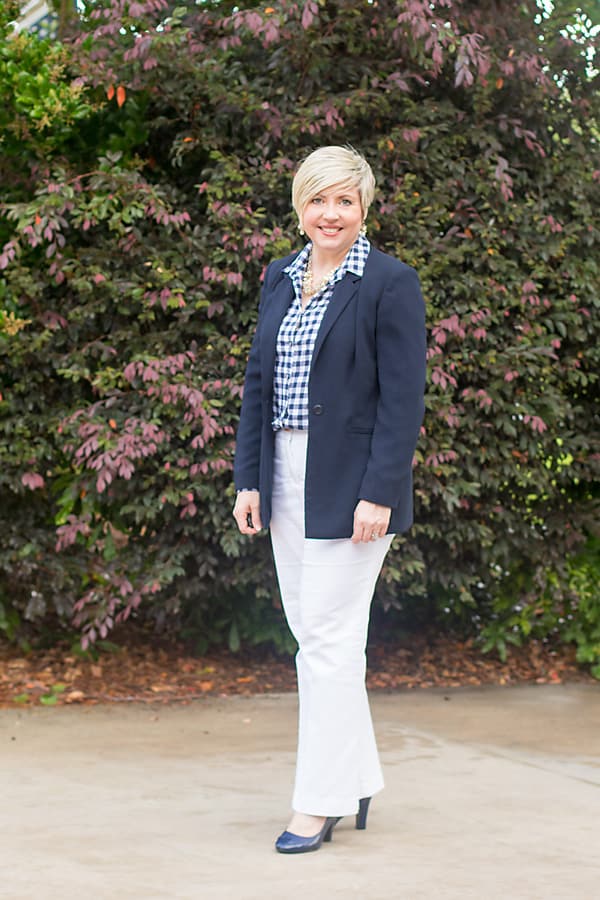 navy blazer white pants office outfit