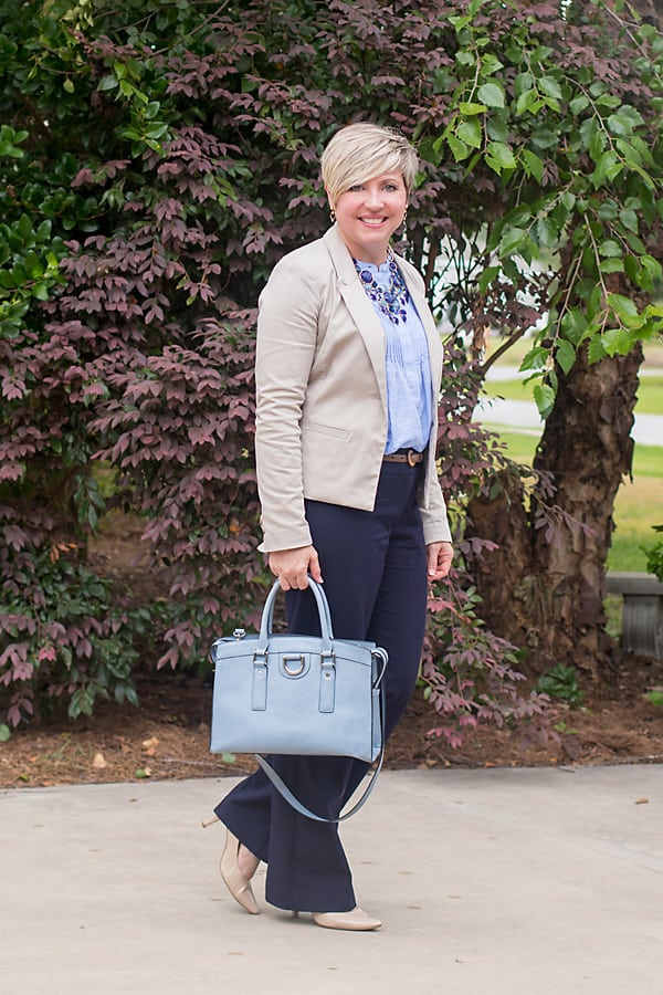 monochromatic outfit, beige blazer, work attire