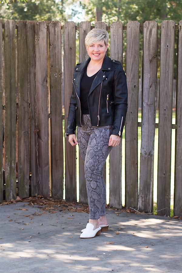 fall outfit with snakeskin jeans