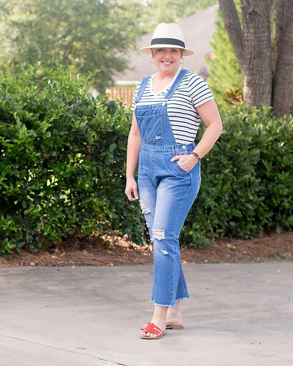 overalls with straw hat outfit