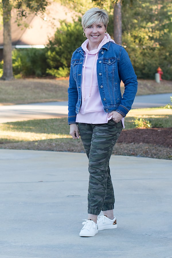 5 Ways to Style Layered Hoodie Outfits - Savvy Southern Chic