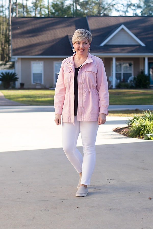 women's white jeans and utility jacket outfit