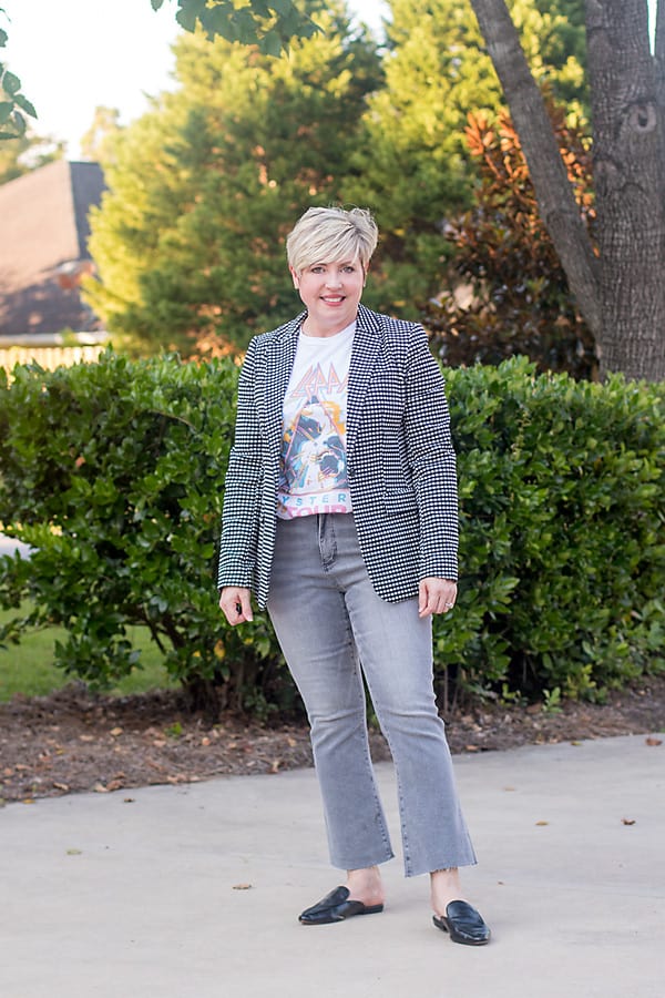 jeans and tee outfit 