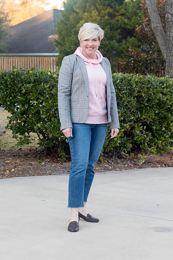 5 Ways to Style Layered Hoodie Outfits - Savvy Southern Chic