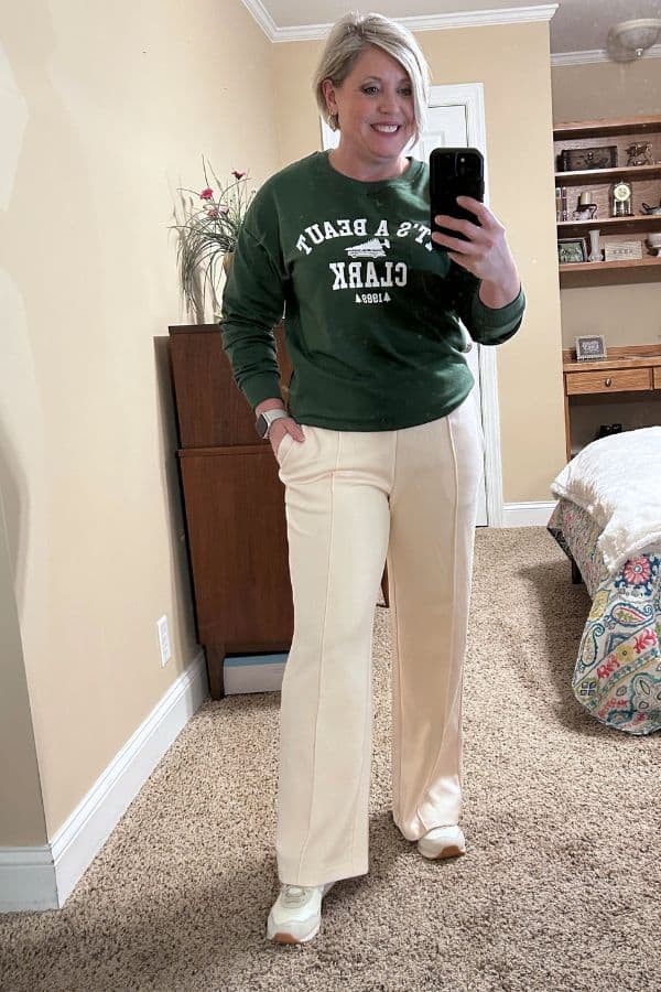 wide leg sweatpants outfit
