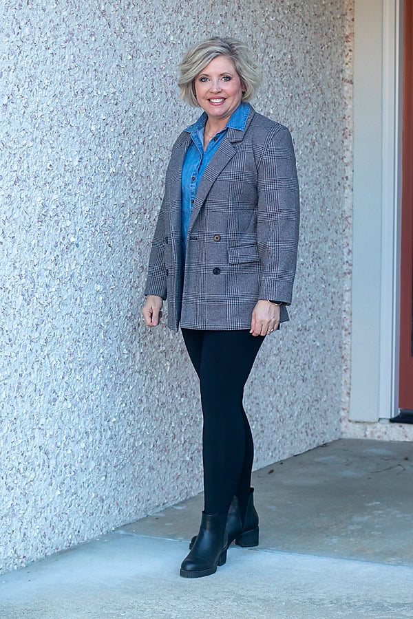 grey plaid blazer with leggings