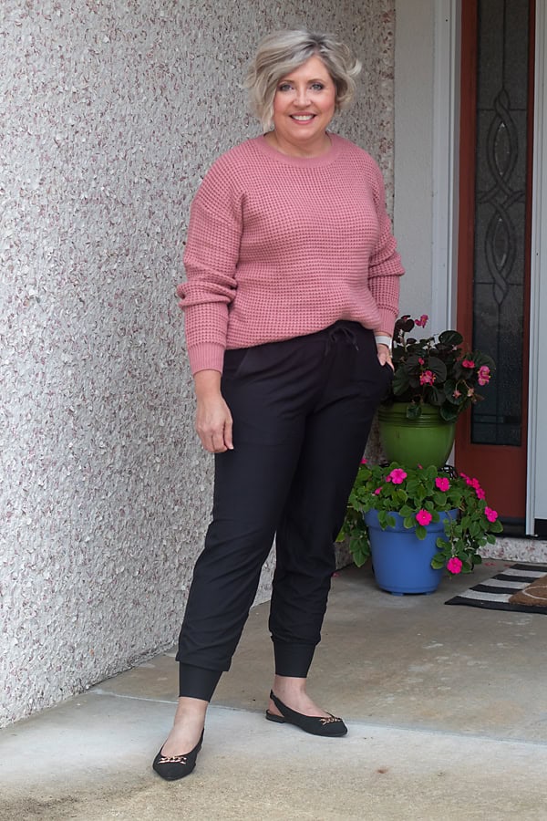 black joggers outfit