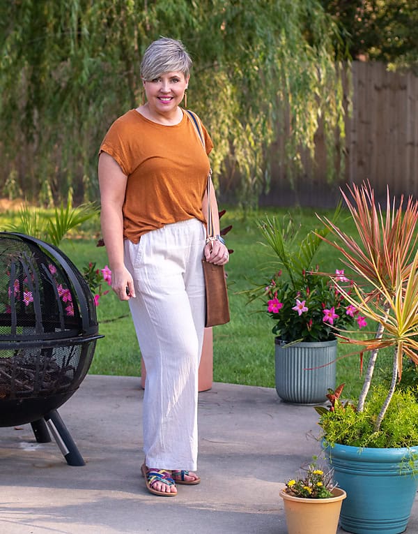 linen pants and solid tshirt outfit