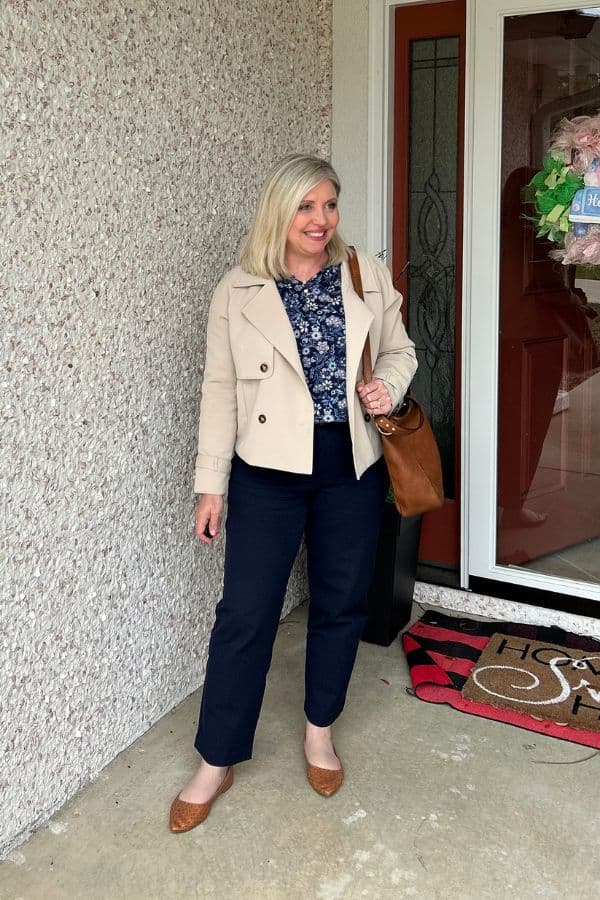 womens spring cropped trench outfit