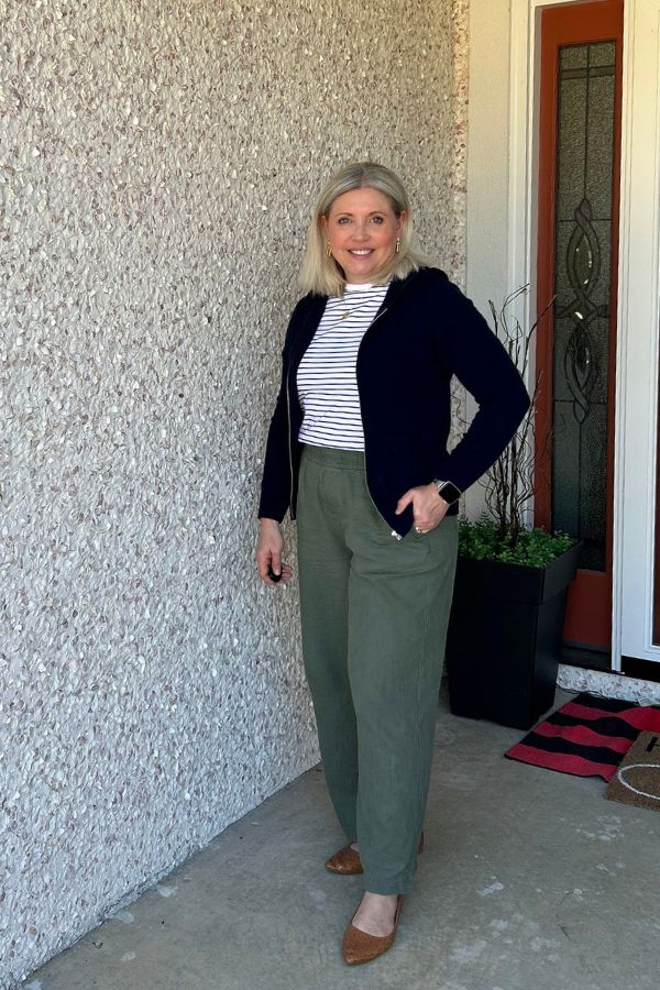 striped tee and linen pants outfit